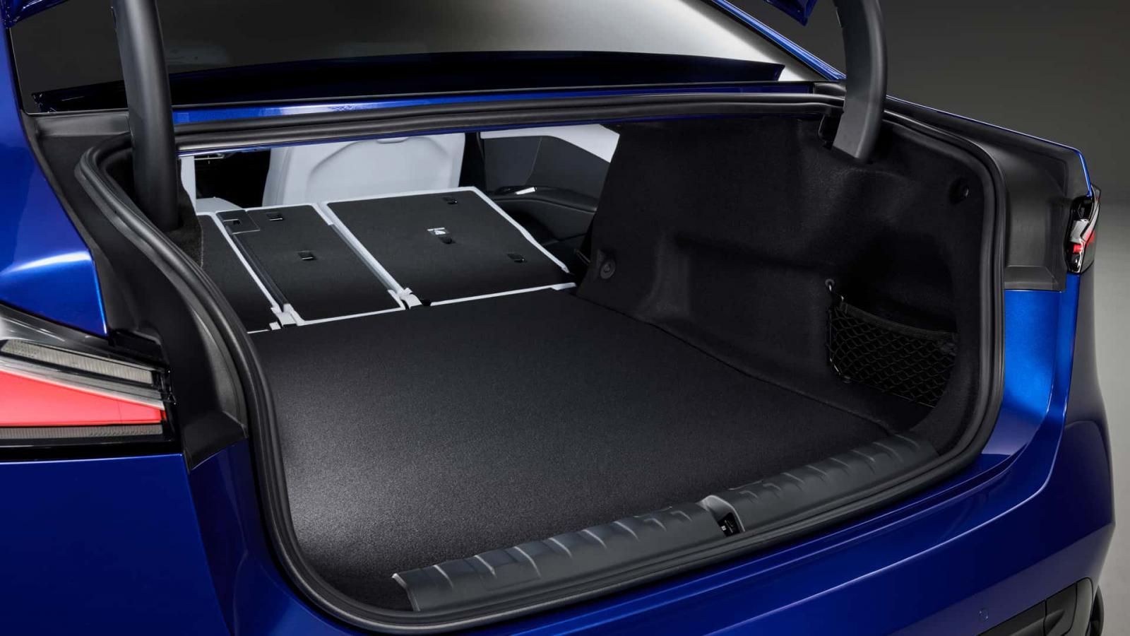 Ντεμπούτο για τη νέα BMW i3 με 469 άλογα και 900 χλμ. αυτονομία